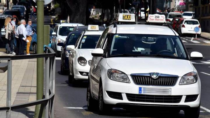 Santa Cruz de Tenerife licita la creación de una aplicación para pedir un taxi