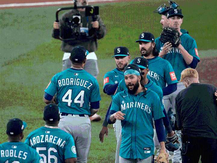 Juego 2 de la SCLA de MLB: El Venezolano Eduard Bazardo ganó a los Azulejos de Toronto y Marineros de Seattle se va a casa con ventaja 2