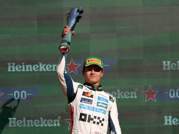 Arde la Fórmula 1 a cuatro carreras del final: Norris arrasó en el GP de México y es el nuevo líder, un punto arriba de Piastri