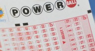 Powerball de HOY, miércoles 22/10/25: números ganadores de la lotería y resultados del jackpot de $320 millones en EE.UU.