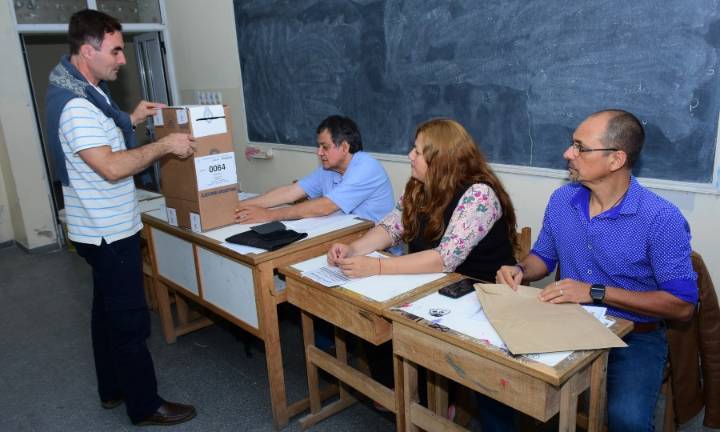 Advierten que hubo una fuerte caída en la participación ciudadana en los comicios