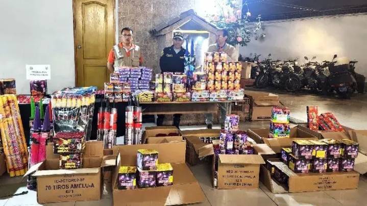 Seis toneladas de pirotécnicos fueron incautados tras operativos en Villa María del Triunfo y El Agustino