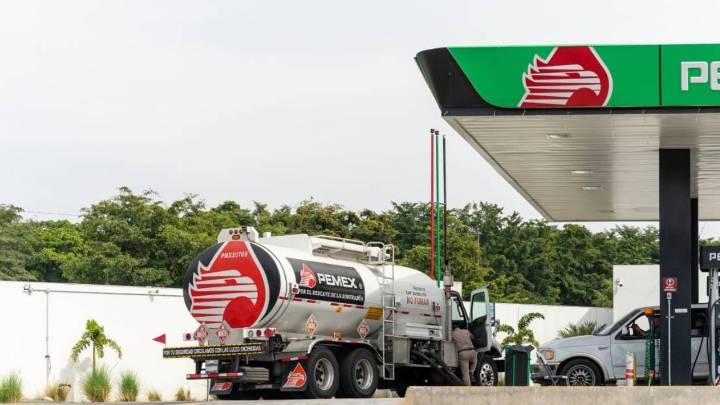 Fitch Ratings aumenta calificaciones de Pemex