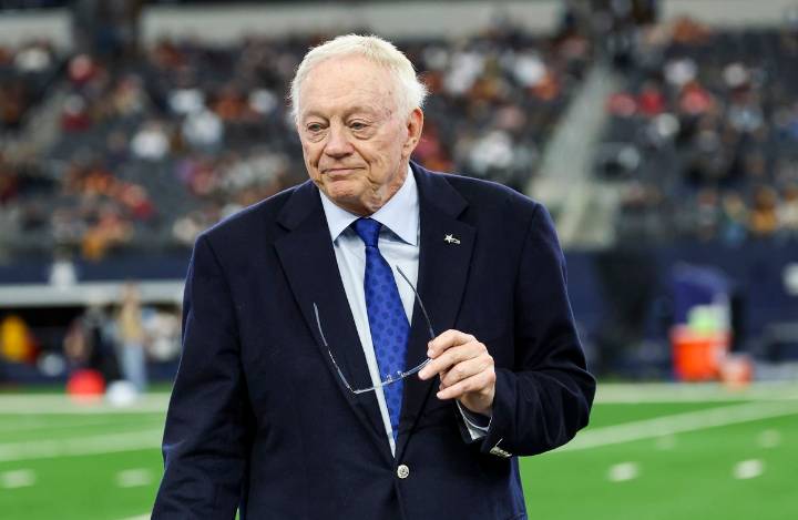 NFL Rumors: Jerry Jones Gets Major Update on Cowboys WR’s Future Amid Trade Rejection New rumors around star WR's extension deal with the Cowboys make rounds as they attempt to fix their defense issue