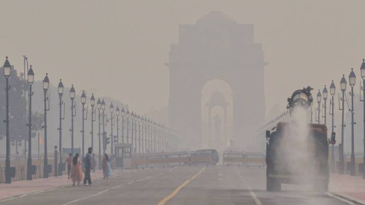 SC chose ‘right to burn crackers’ over ‘right to live’, says Amitabh Kant