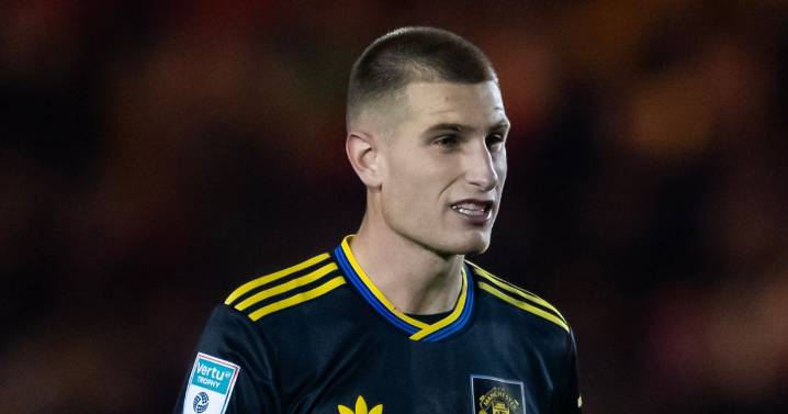 Man Utd youngster 'heartbroken' after revealing tragic death of his dad with emotional post