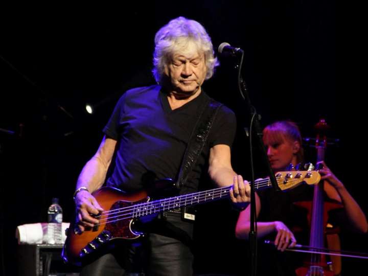 Dolor en la música: murió John Lodge, vocalista y bajista de The Moody Blues, a los 82 años