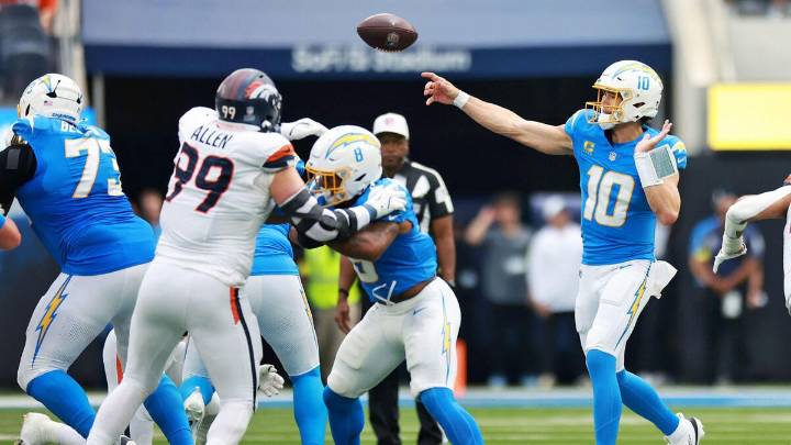 NFL DFS picks, lineups, daily fantasy strategy for Vikings-Chargers on 'Thursday Night Football'