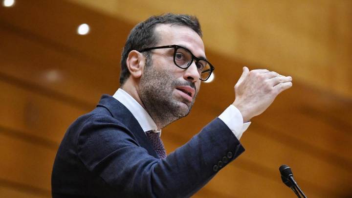 El Gobierno traslada a Bruselas que adaptará la normativa ante la infracción por la opa para dar poderes al Banco de España