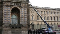 El vídeo del robo en el Louvre: así escaparon los ladrones con joyas valoradas en 88 millones