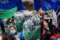 La caída de la natalidad en Colombia abre otro frente entre los sectores antiabortistas y progresistas en la política