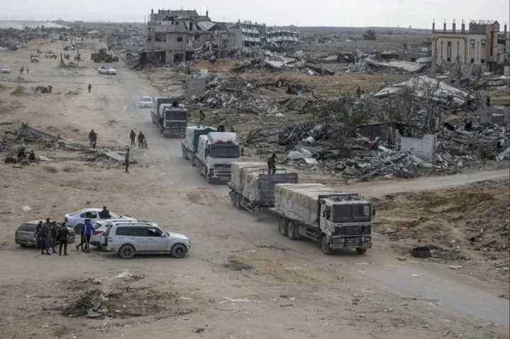 Israel y Hamás se culpan entre sí por violaciones del acuerdo; la ayuda humanitaria a cuentagotas por cierre de Rafah