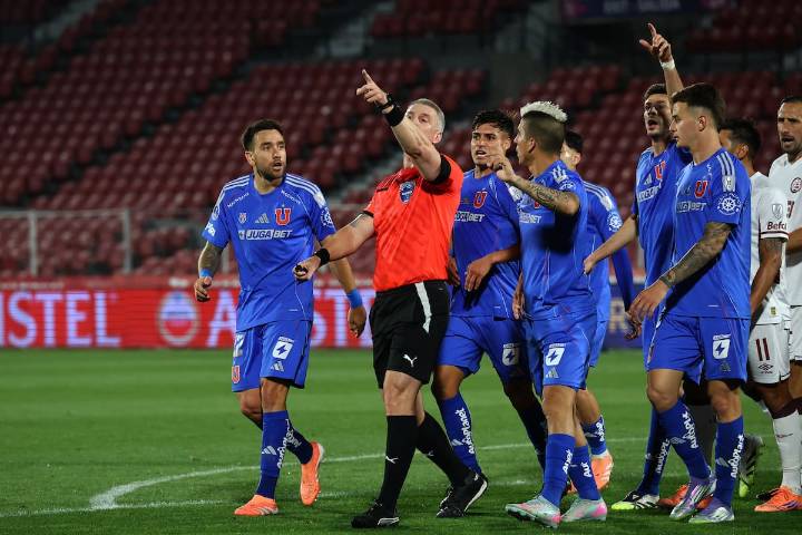Cometió un error que le costó caro a la U ante Lanús y dio la cara con este potente mensaje: “Asumo...”