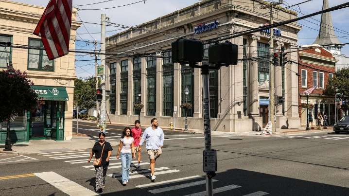 Bay Shore: Apartments, downtown, proximity to water draw buyers