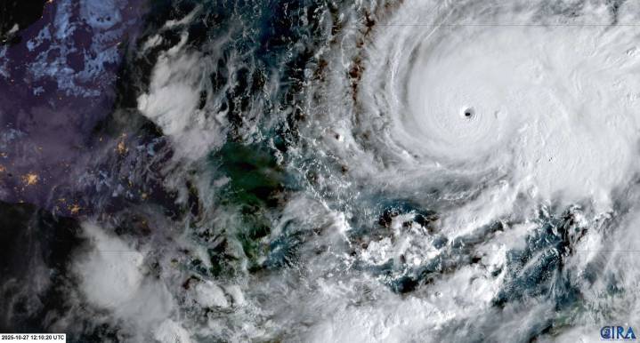 Huracán Melissa alcanza categoría 5 y pone en alerta a Jamaica