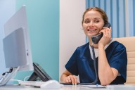 10 empleos de medio tiempo que pagan al menos $45 la hora