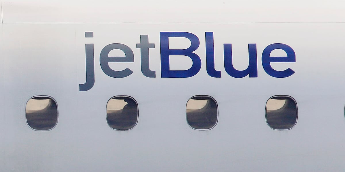 JetBlue passengers hospitalized after emergency landing in Florida