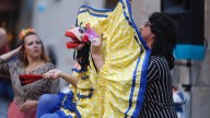 ‘La cabra’ alborota al público en la plaza San Felipe