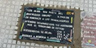 El Gobierno denunció a dirigentes por modificar una placa en homenaje a desaparecidos