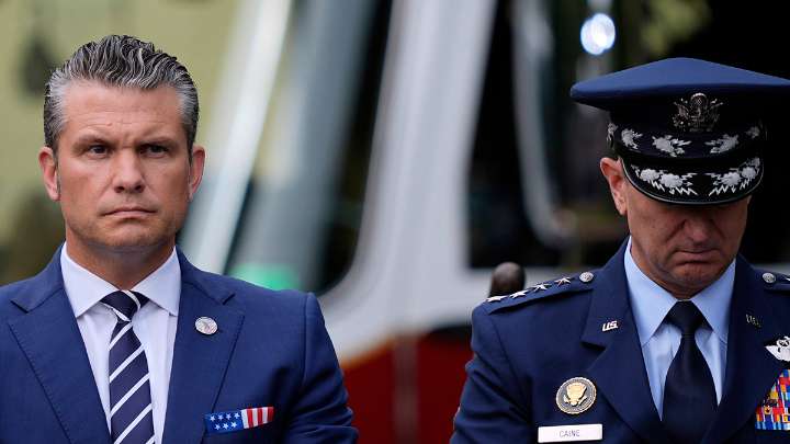 Aterriza de emergencia el avión donde viajaba el secretario de Guerra de EE.UU. tras reunión de la OTAN