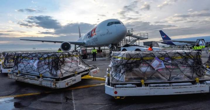 Estados Unidos suspende 13 rutas y vuelos combinados desde el AIFA