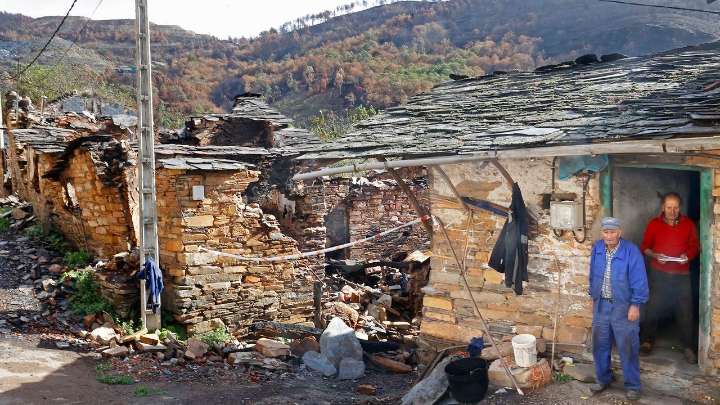 Las ayudas por los incendios rozan los 5 millones y aún quedan 1.700 en trámite