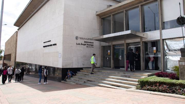 Hombre fue grabado realizando actos obscenos en plena sala de la Biblioteca Luis Ángel Arango: esta es la denuncia
