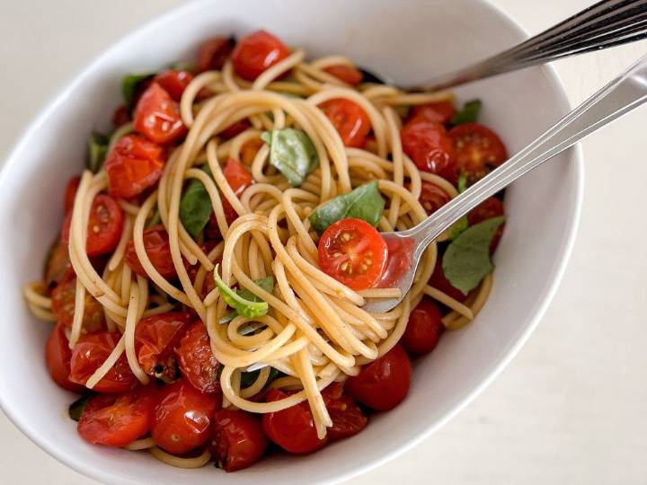 Recipe: Spaghetti with Burst Grape Tomatoes is fast and flavourful