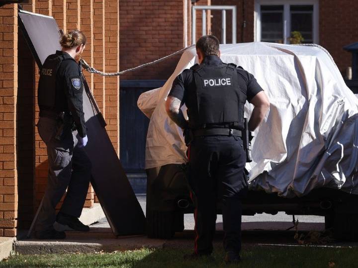 Ottawa police respond to bank robbery on Main Street