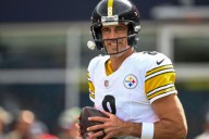 Steelers’ Aaron Rodgers Finally Makes Helmet Decision After Months of Complaining