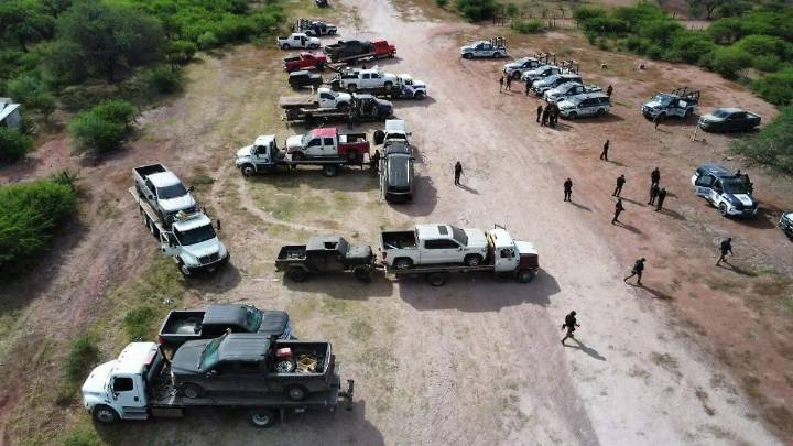 Despliega SSPE operativo para traslado a la FGE de 17 vehículos asegurados en Moris