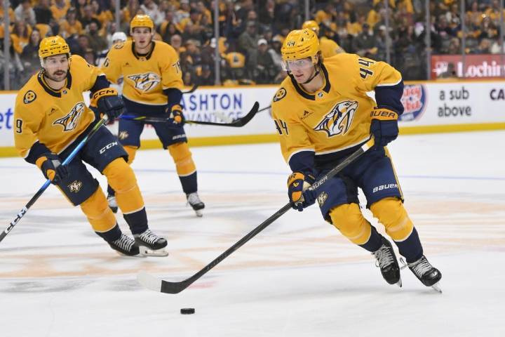 Deadspin | Juuse Saros, Predators hold down Blue Jackets to take opener