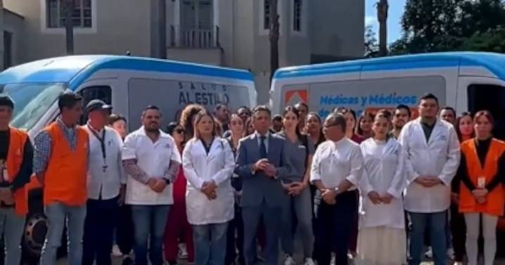 Con dos brigadas de médicos, Lemus responde a la emergencia en Puerto Vallarta y otros estados