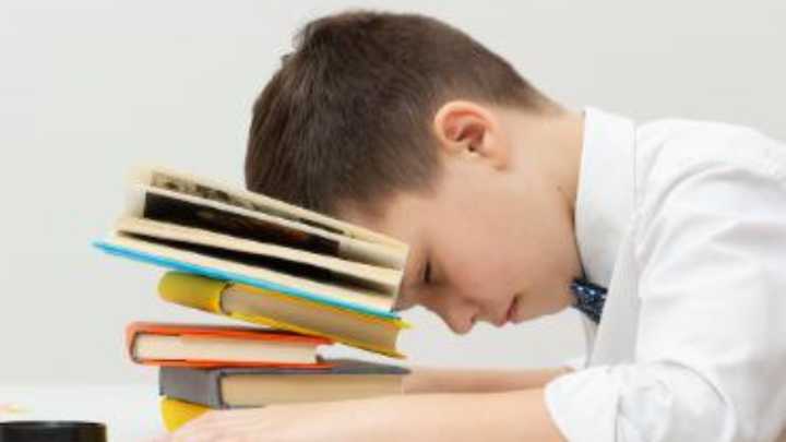 El aburrimiento en los niños puede aprovecharse para estimular su creatividad y aprendizaje