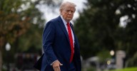 'Old' Donald Trump Mocked by Gavin Newsom and More for Struggling to Close Umbrella Before Boarding Air Force One: Watch