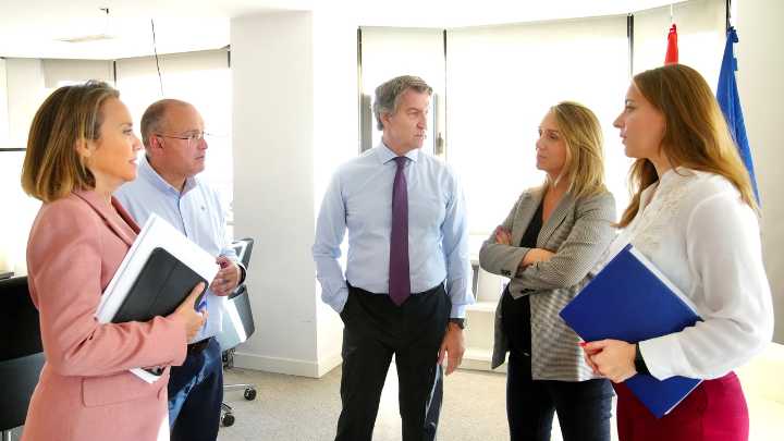 El PP pone sordina a las encuestas «hasta enero»: confía en que el PSOE caiga más por la corrupción