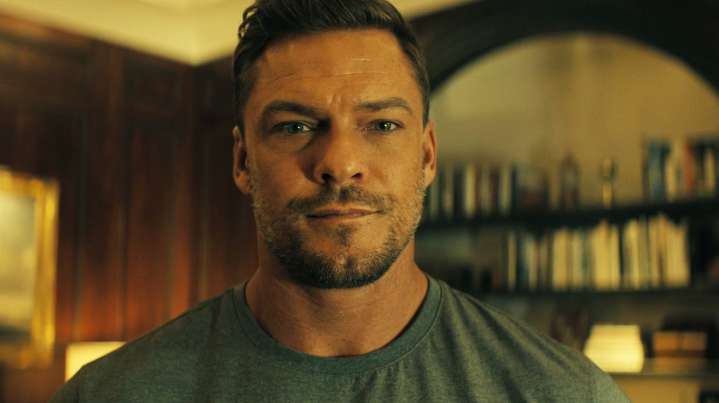 Reacher Star Alan Ritchson Feels Marvel Movies Have One Big Problem