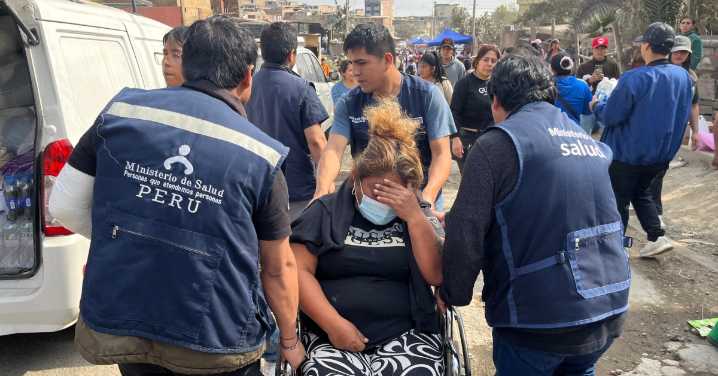 SJM: MINSA atendió a más de 100 personas afectadas tras incendio ocurrido en Pamplona Alta