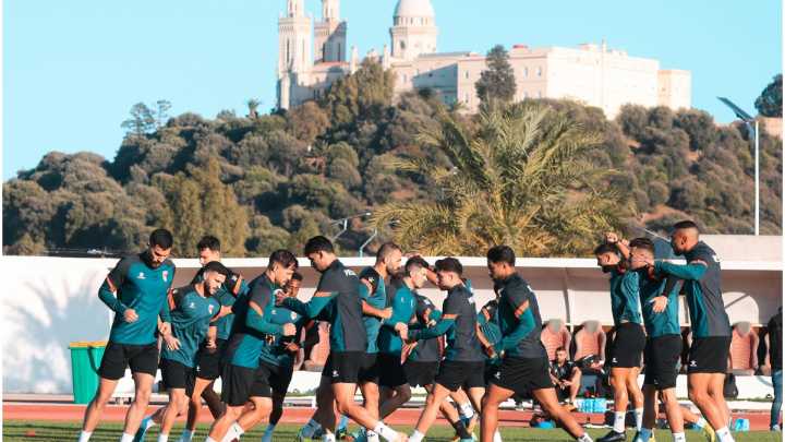 Palestina juega contra Argelia tras la muerte de casi 500 futbolistas