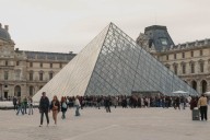 El Louvre reforzó la seguridad de su colección tras el robo de joyas reales