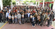 Entregan libros e inglés a 20 mil alumnas y alumnos de Tlalnepantla