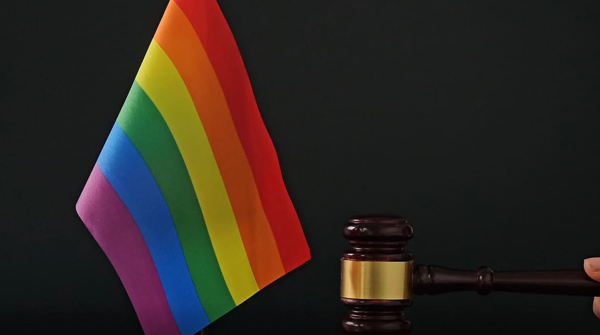 Juzgado de Puente Alto condena “despido discriminatorio” de trabajador trans y ordena millonario indemnización