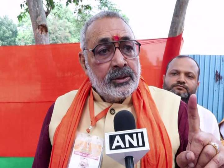 Giriraj rebukes Congress MP's remarks against PM