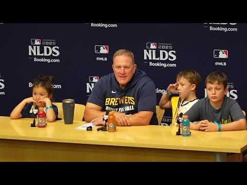 Brewers manager Pat Murphy reacts to his team's Game 1 win vs the Cubs in playoffs