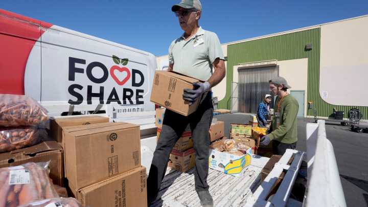 Going to a food bank? What to know for Californians