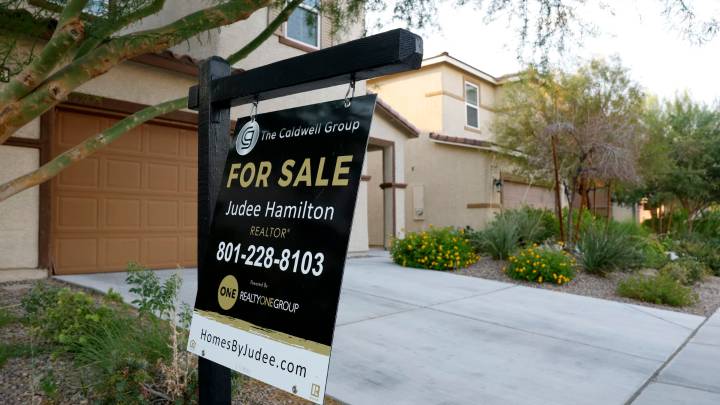 Lower mortgage rates push home sales higher in September