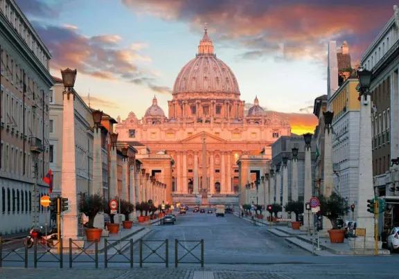 Víctimas de abusos del clero aún sufren presiones y represalias, advierte informe del Vaticano