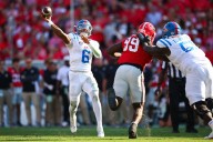 Stockton throws 4 TD passes as No. 9 Georgia rallies in 4th quarter to beat No. 5 Ole Miss 43