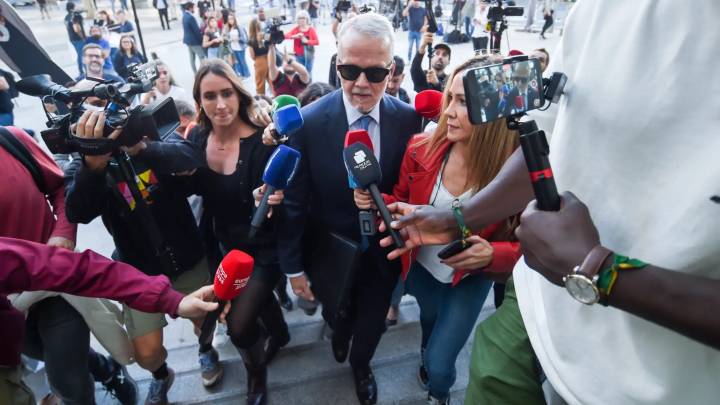 La Fiscalía defiende que "la mera relación conyugal" con Pedro Sánchez no puede traducirse en delito