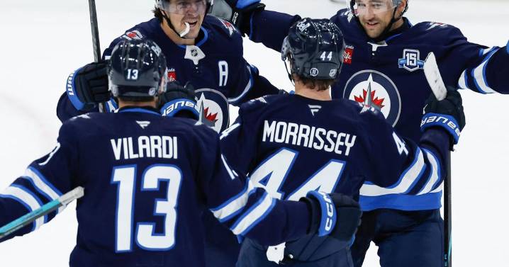 Mark Scheifele scores twice in the Jets' victory over the Kings